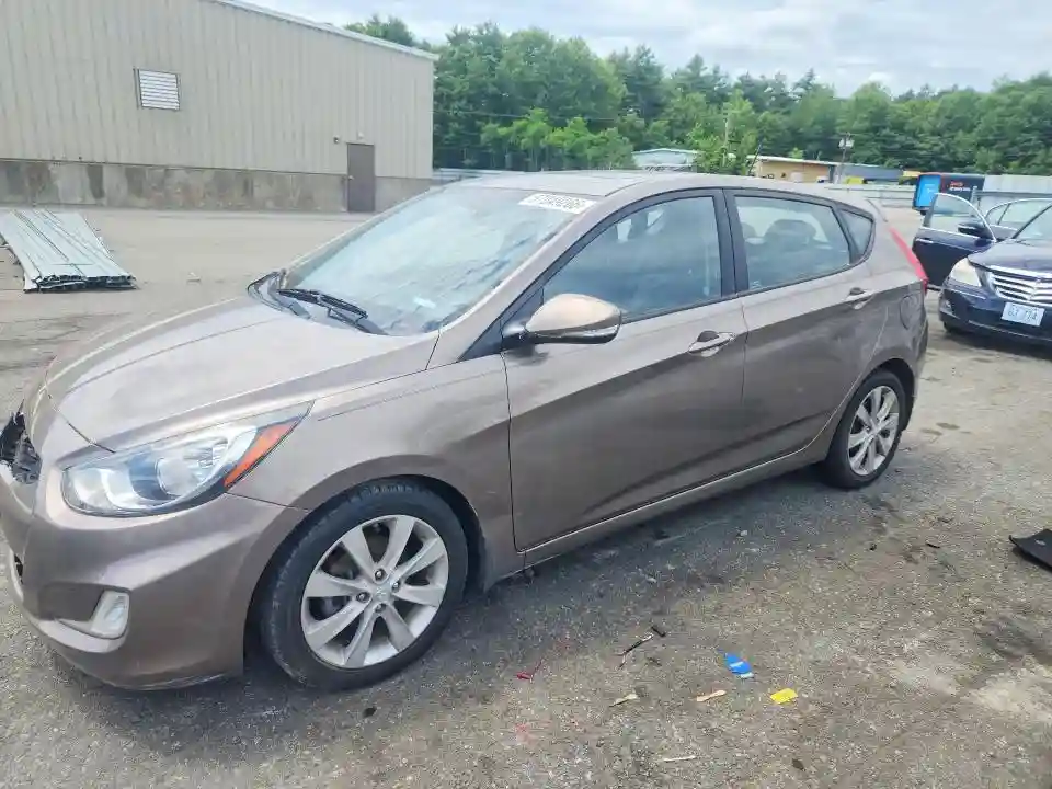 KMHCU5AE1DU104077 2013 HYUNDAI ACCENT-0