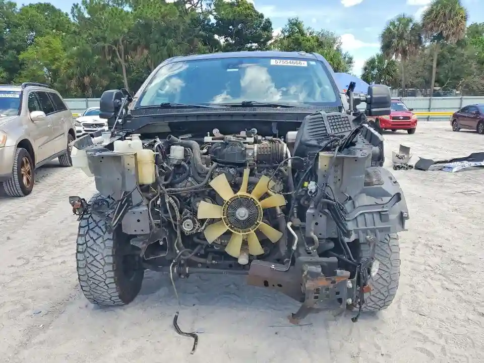 1N6AA1E58KN530084 2019 NISSAN TITAN-4
