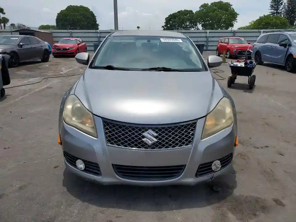 JS2RE9A38D6100314 2013 SUZUKI KIZASHI-4