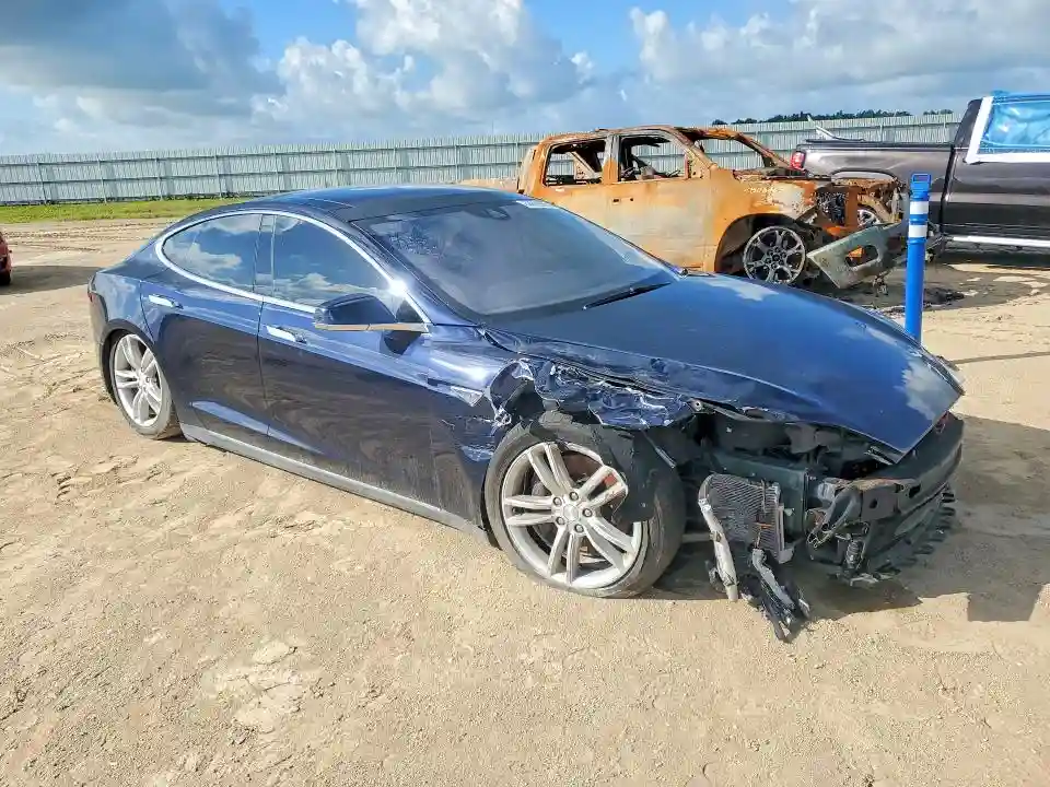 5YJSA1S28FF085125 2015 TESLA MODEL S-3