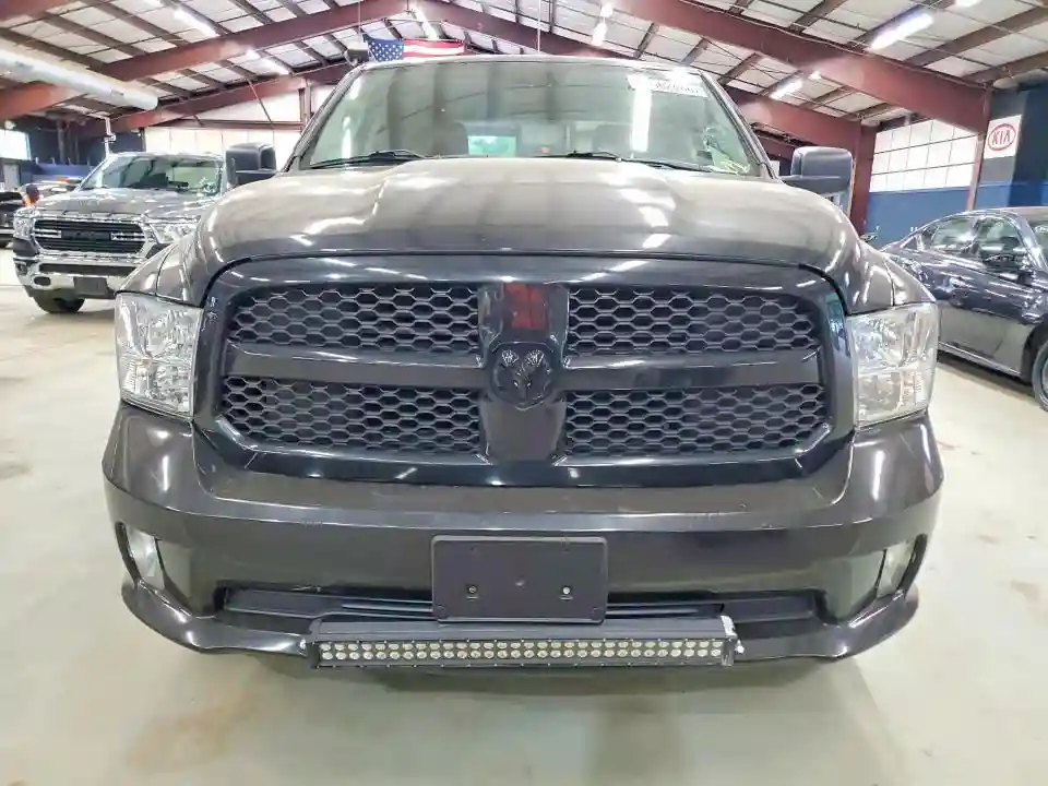 1C6RR7FG0HS777909 2017 RAM 1500-4