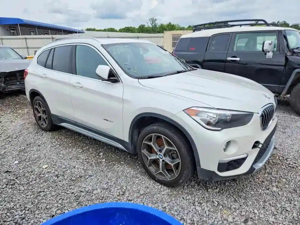WBXHU7C31J5H42519 2018 BMW X1-3