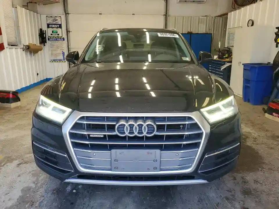 WA1BNAFY4J2002279 2018 AUDI Q5-4