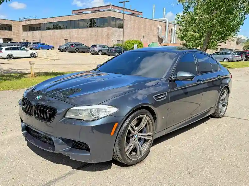 WBSFV9C57CC772384 2012 BMW M5-1