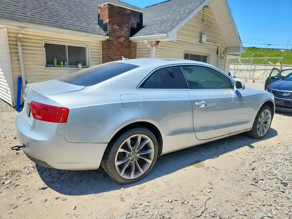 WAULFAFRXDA001158 2013 AUDI A5-2