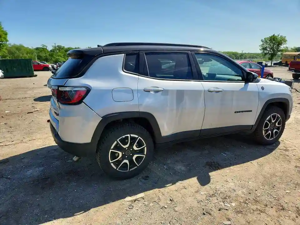 3C4NJDDN9ST594979 2025 JEEP COMPASS-2