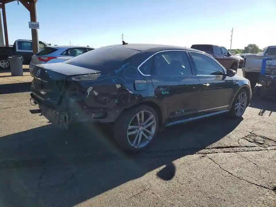 1VWDT7A33HC082484 2017 VOLKSWAGEN PASSAT S A-2