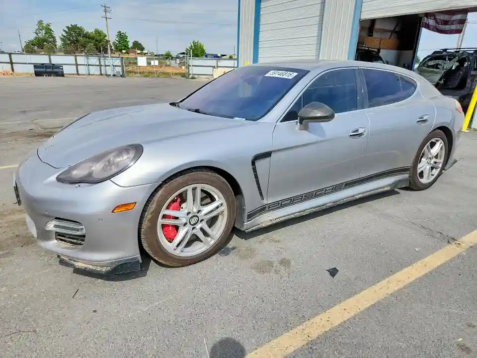 WP0AC2A76AL090628 2010 PORSCHE PANAMERA-0
