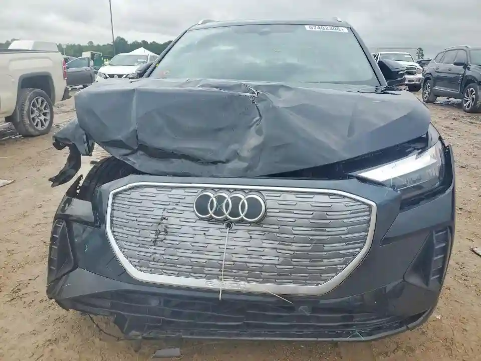 WA1BCBFZ1PP006435 2023 AUDI Q4 E-TRON-4