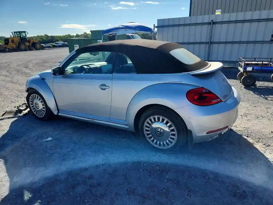 3VW507AT8GM805689 2016 VOLKSWAGEN BEETLE-1