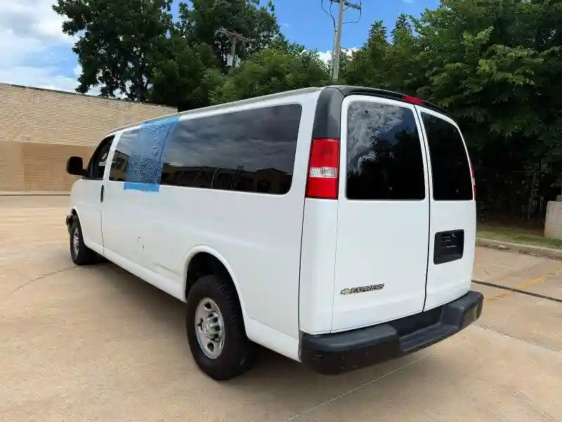 1GAZGNFF6H1310163 2017 CHEVROLET EXPRESS-2