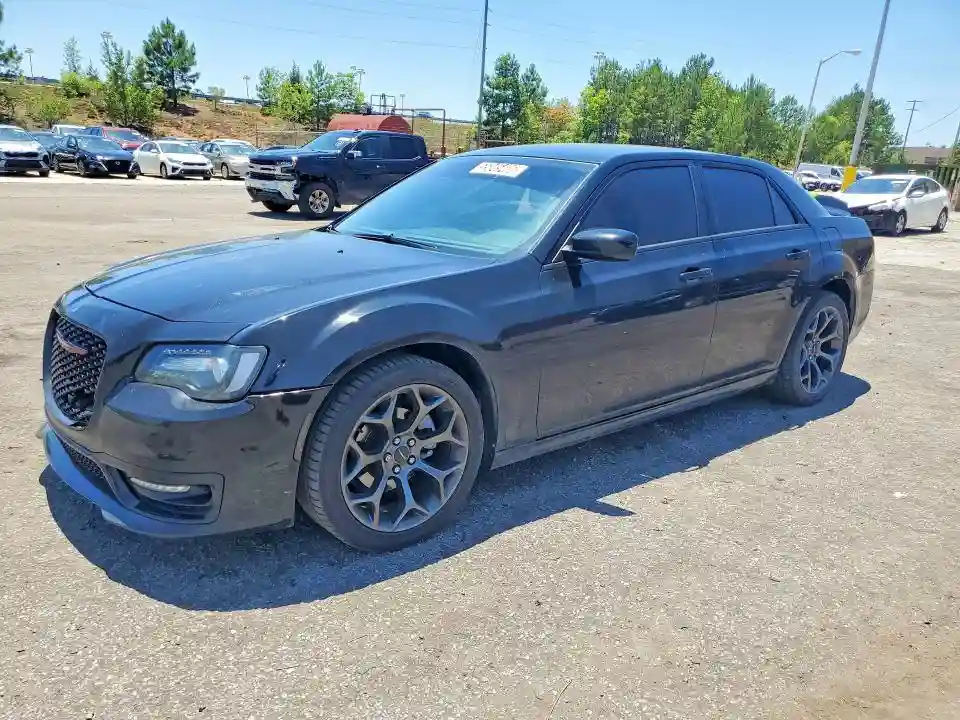 2C3CCABG2JH231570 2018 CHRYSLER 300-0