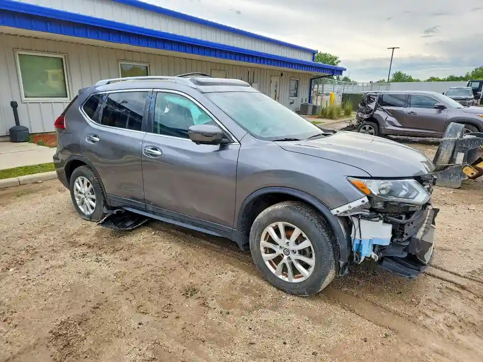 5N1AT2MV0JC790828 2018 NISSAN ROGUE-3