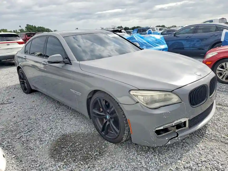 WBAYE4C57FD139009 2015 BMW 7 SERIES-3