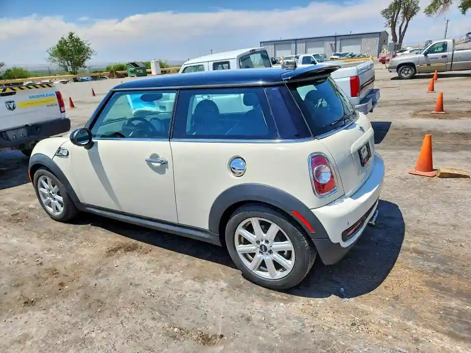 WMWSV3C52BTY23076 2011 MINI COOPER-1