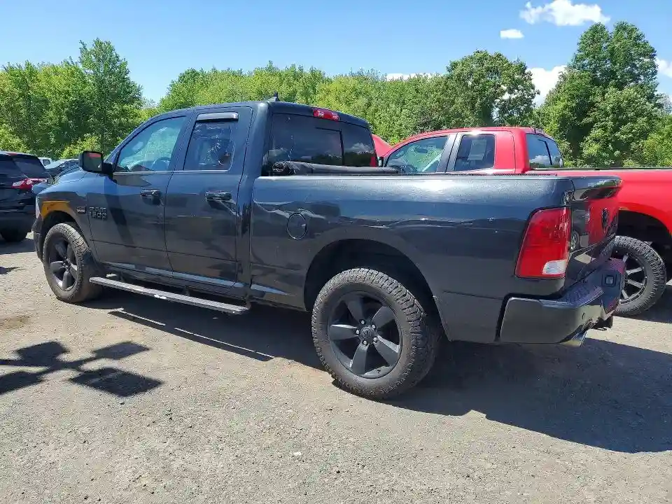 1C6RR7GT5JS138975 2018 RAM 1500-1