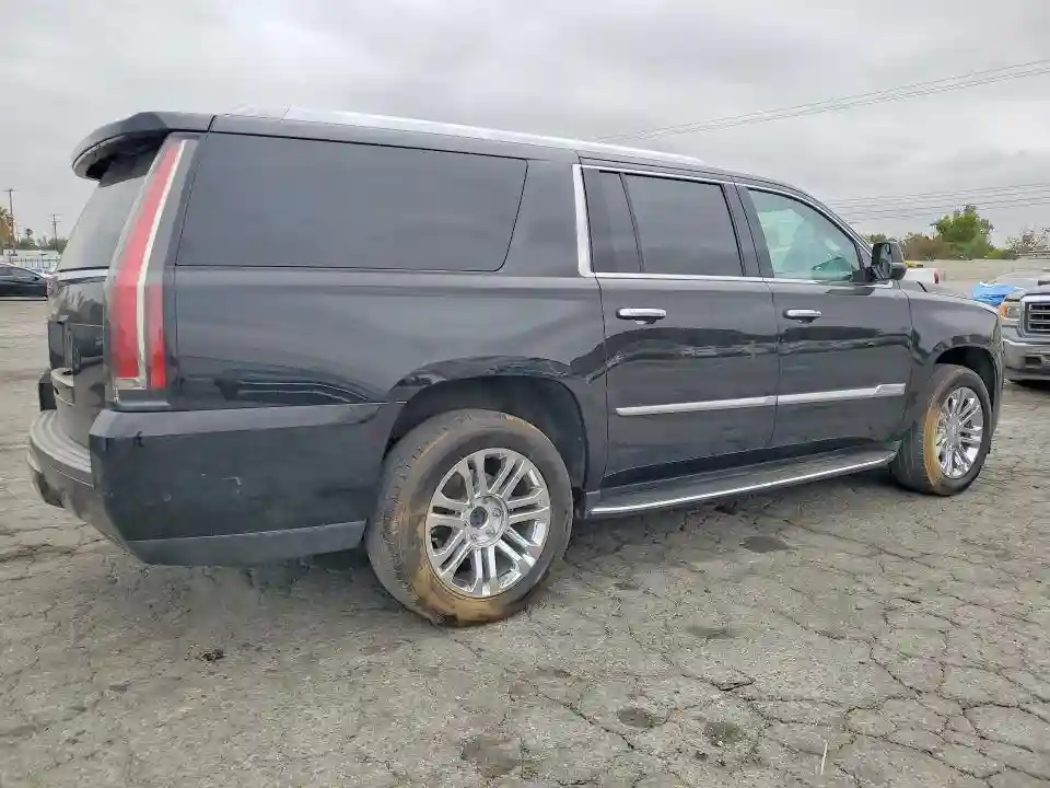 1GYS3GKJ4LR194847 2020 CADILLAC ESCALADE-2