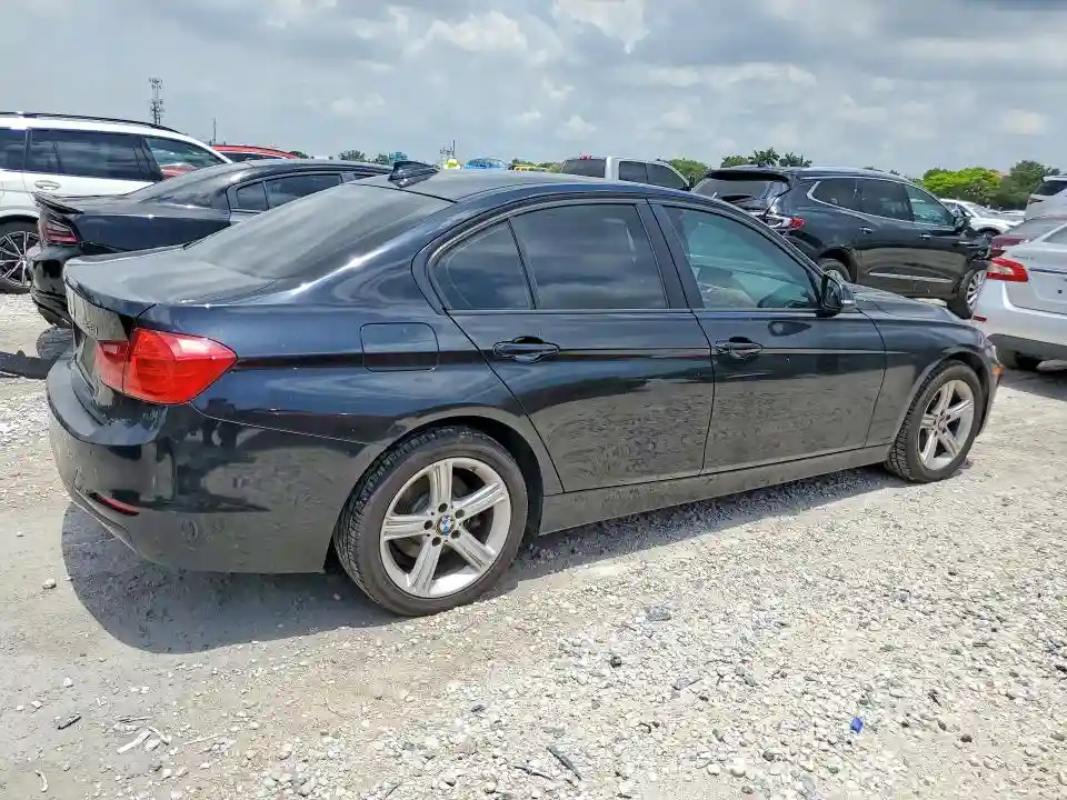 WBA3B5C59DJ599182 2013 BMW 3 SERIES-2