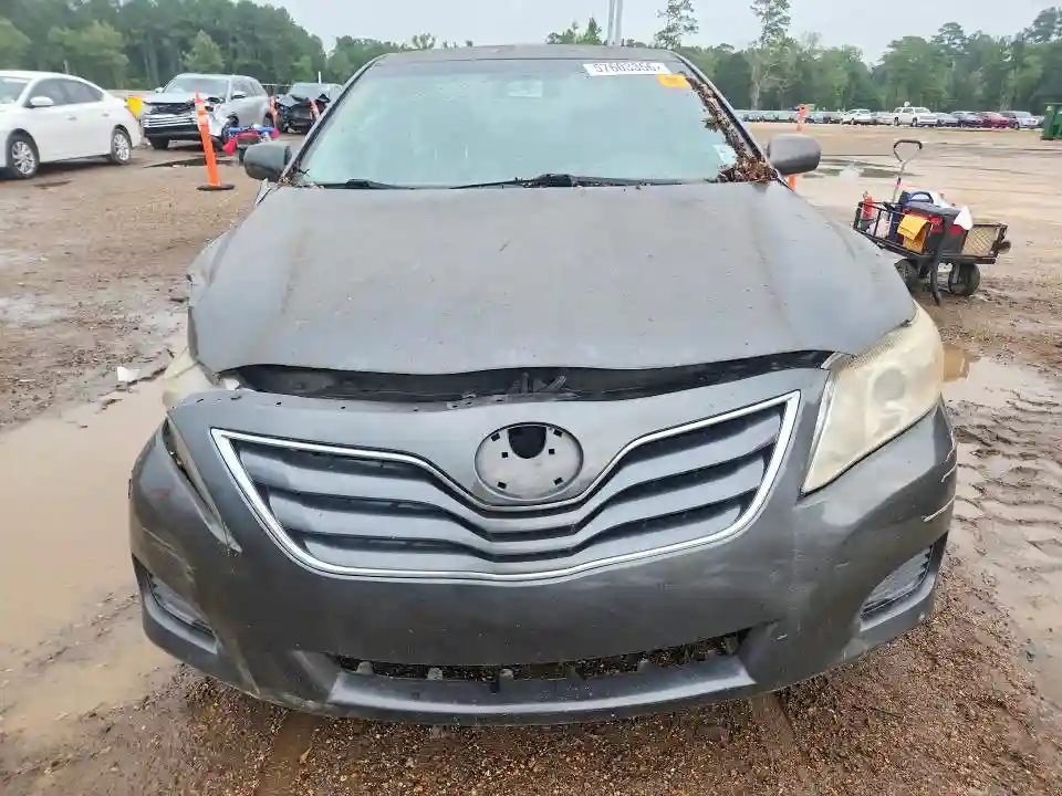 4T1BF3EK1BU761825 2011 TOYOTA CAMRY-4
