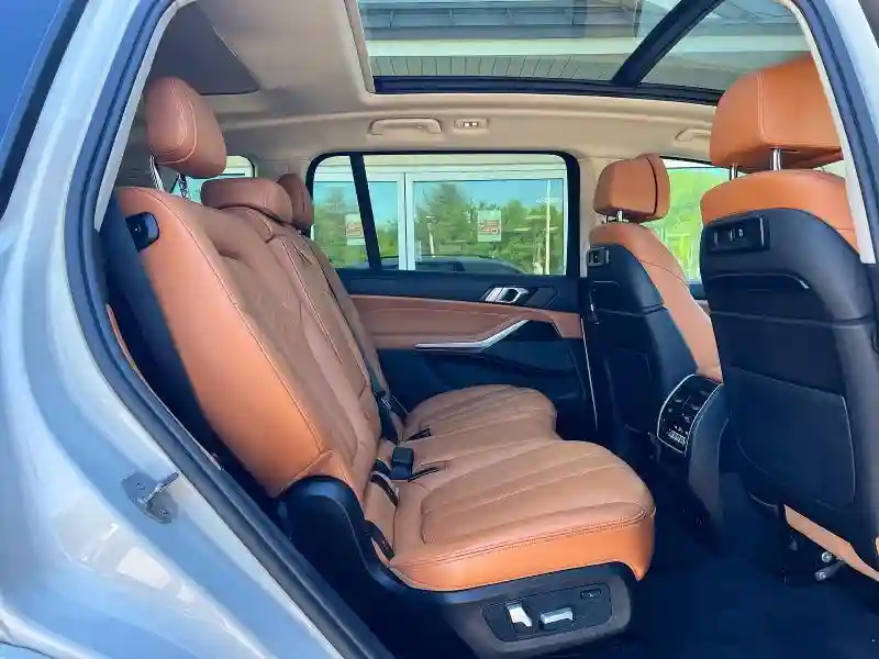 5UXCX4C59KLS38985 2019 BMW X7-5