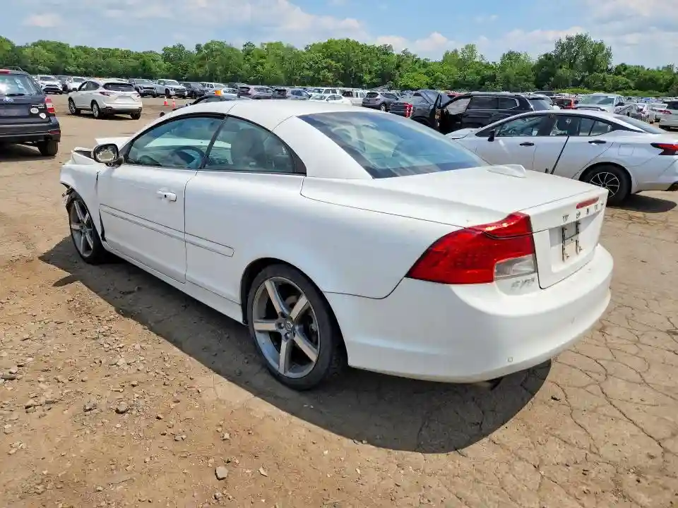 YV1672MC8BJ117239 2011 VOLVO C70-1