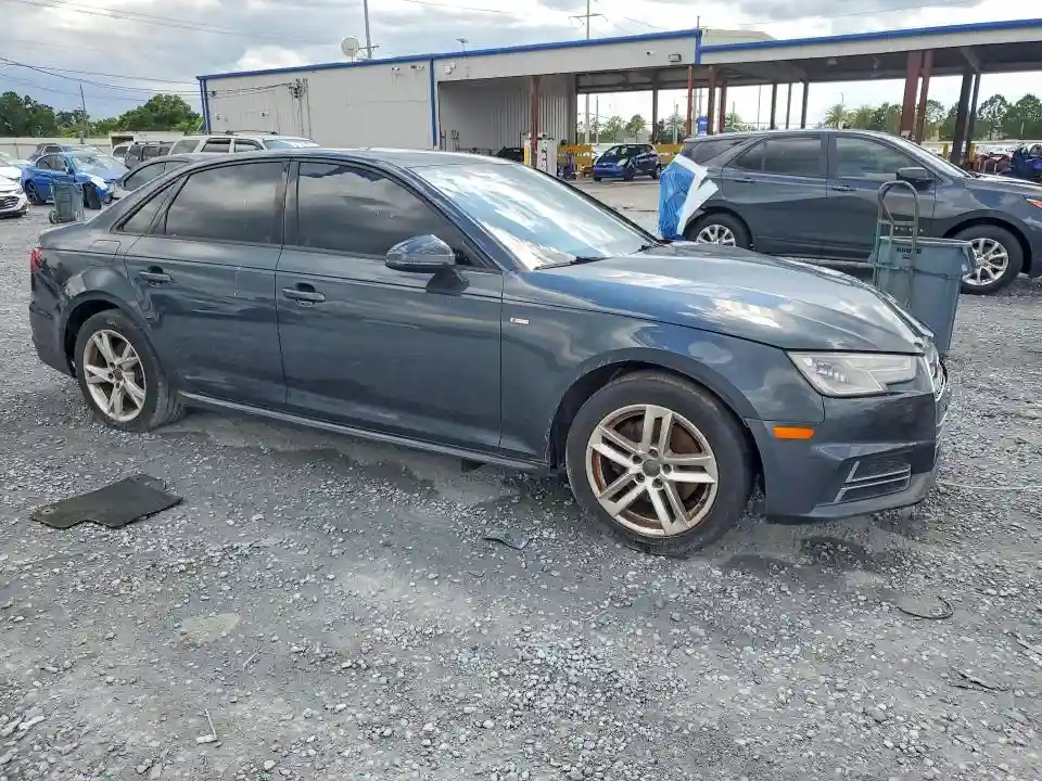 WAUKMAF43JN019978 2018 AUDI A4-3
