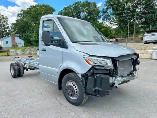 W1X9N33Y1SN355924 2025 MERCEDES-BENZ SPRINTER-3