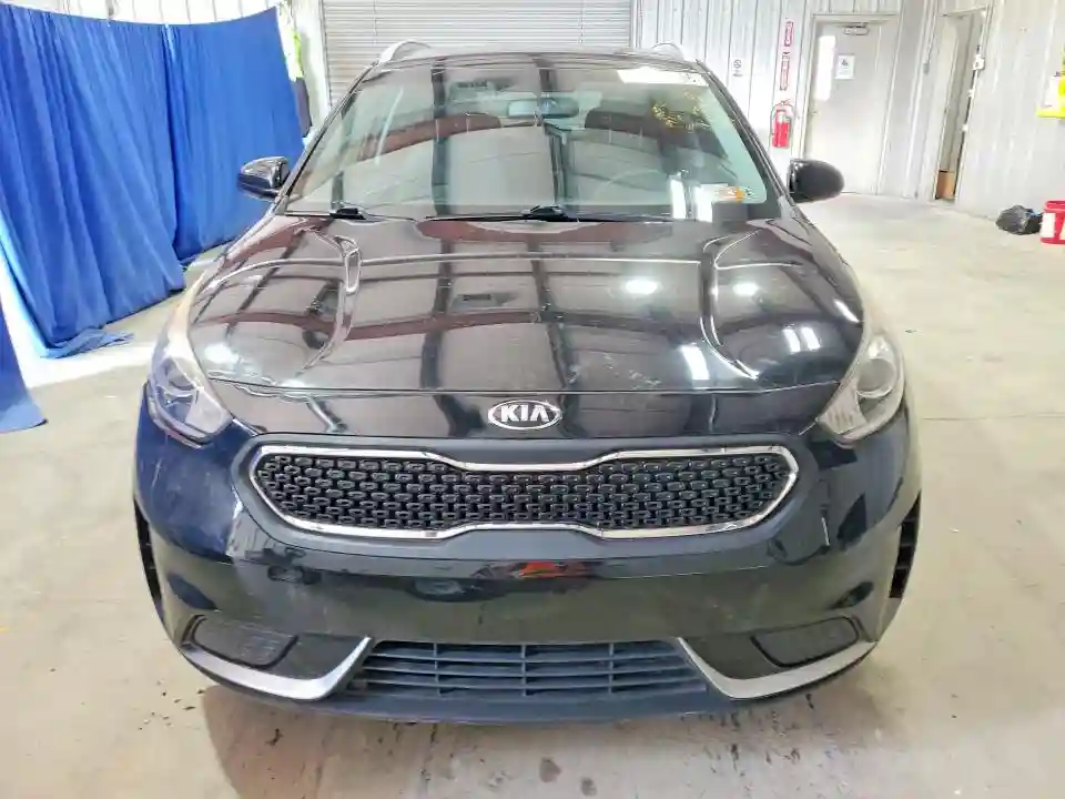KNDCB3LC7H5049144 2017 KIA NIRO-4