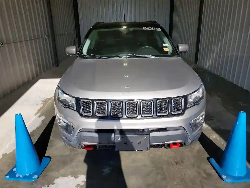 3C4NJDDB2KT712909 2019 JEEP COMPASS-4