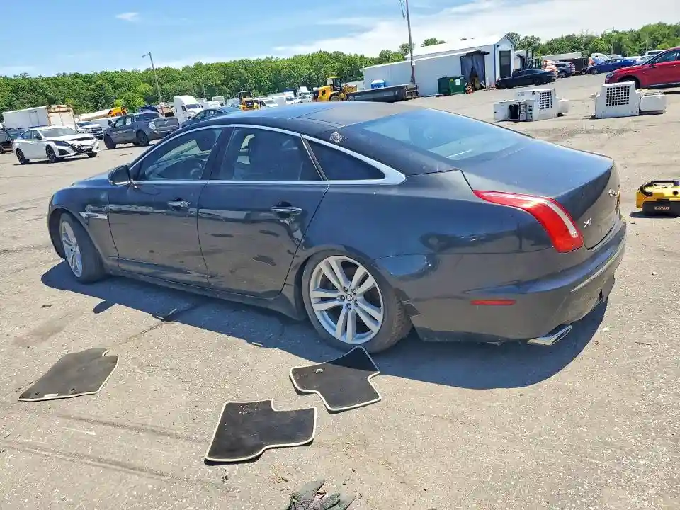 SAJWA1CB3BLV08217 2011 JAGUAR XJ-1