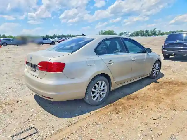 3VWDX7AJXDM301856 2013 VOLKSWAGEN JETTA-2