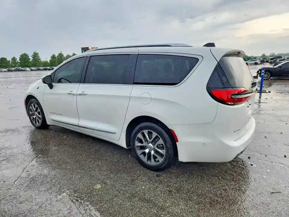2C4RC1N73PR542493 2023 CHRYSLER PACIFICA-1