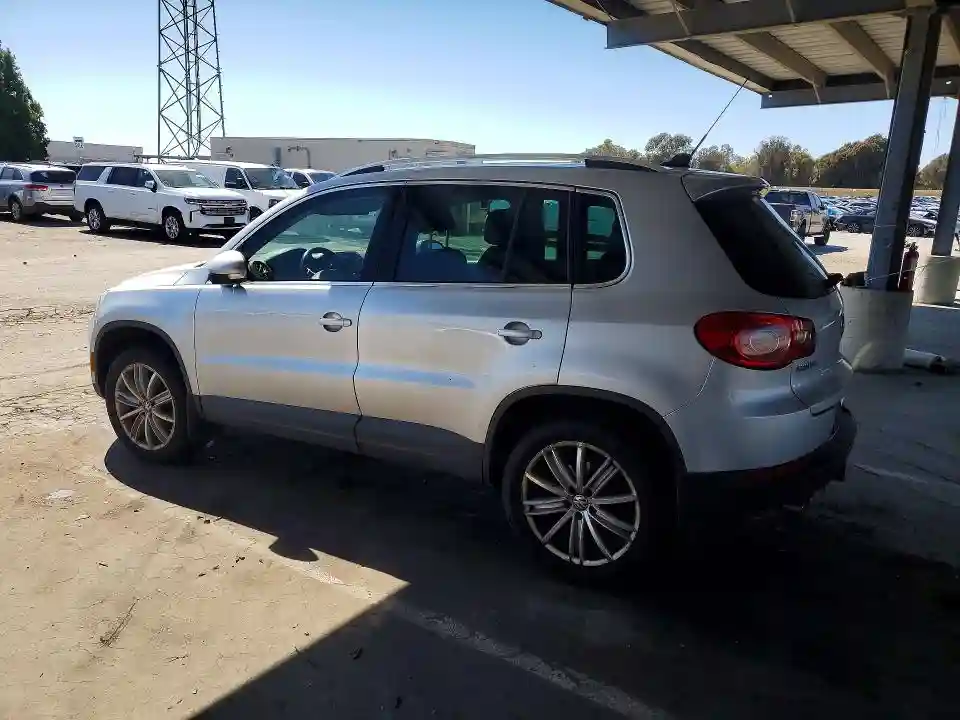 WVGBV7AX4BW513777 2011 VOLKSWAGEN TIGUAN-1
