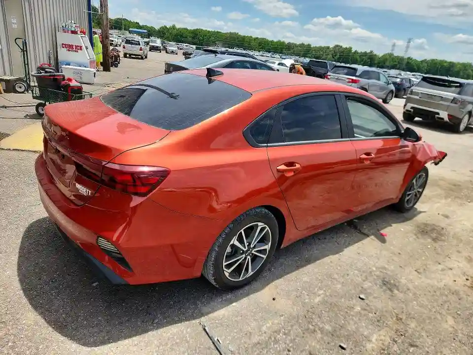 3KPF24ADXNE429996 2022 KIA FORTE-2