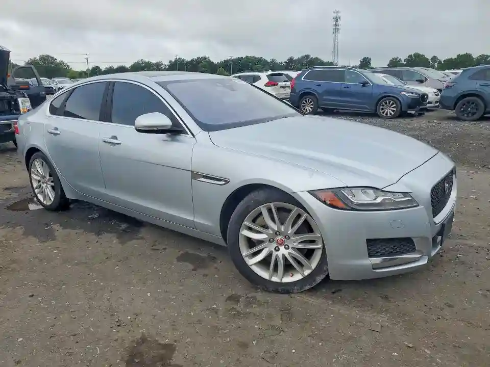 SAJBE4EV4JCY56098 2018 JAGUAR XF-3