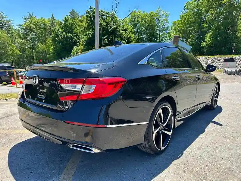 1HGCV1F97JA085040 2018 HONDA ACCORD-2