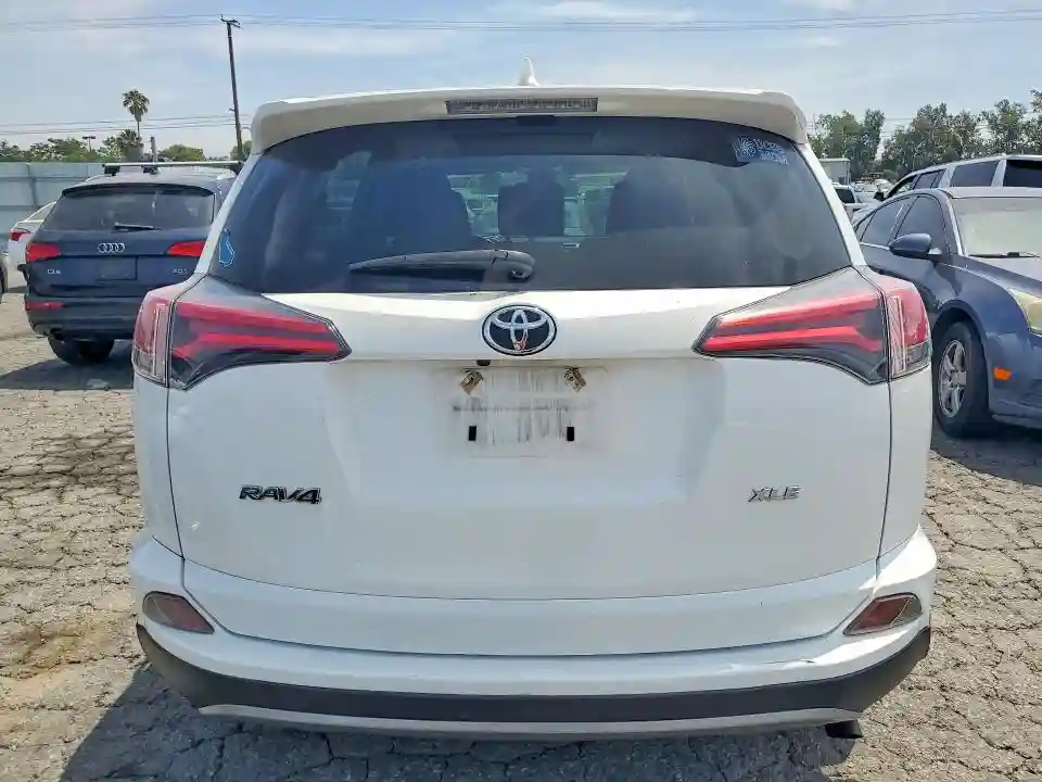 JTMWFREV1JJ730819 2018 TOYOTA RAV4-5