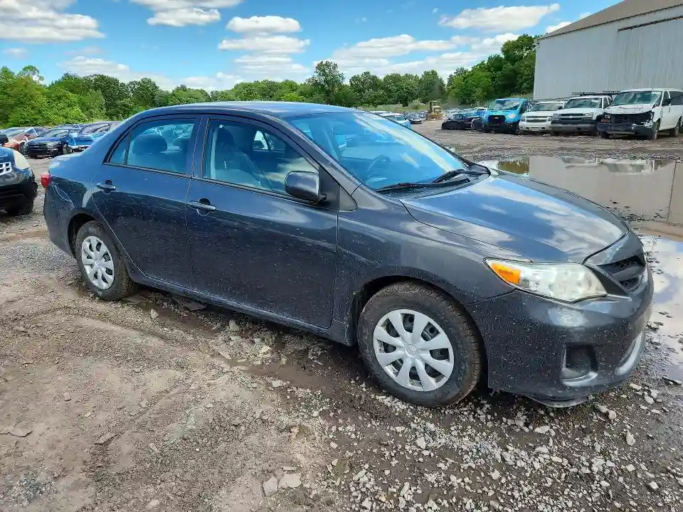 2T1BU4EE2DC960781 2013 TOYOTA COROLLA-3
