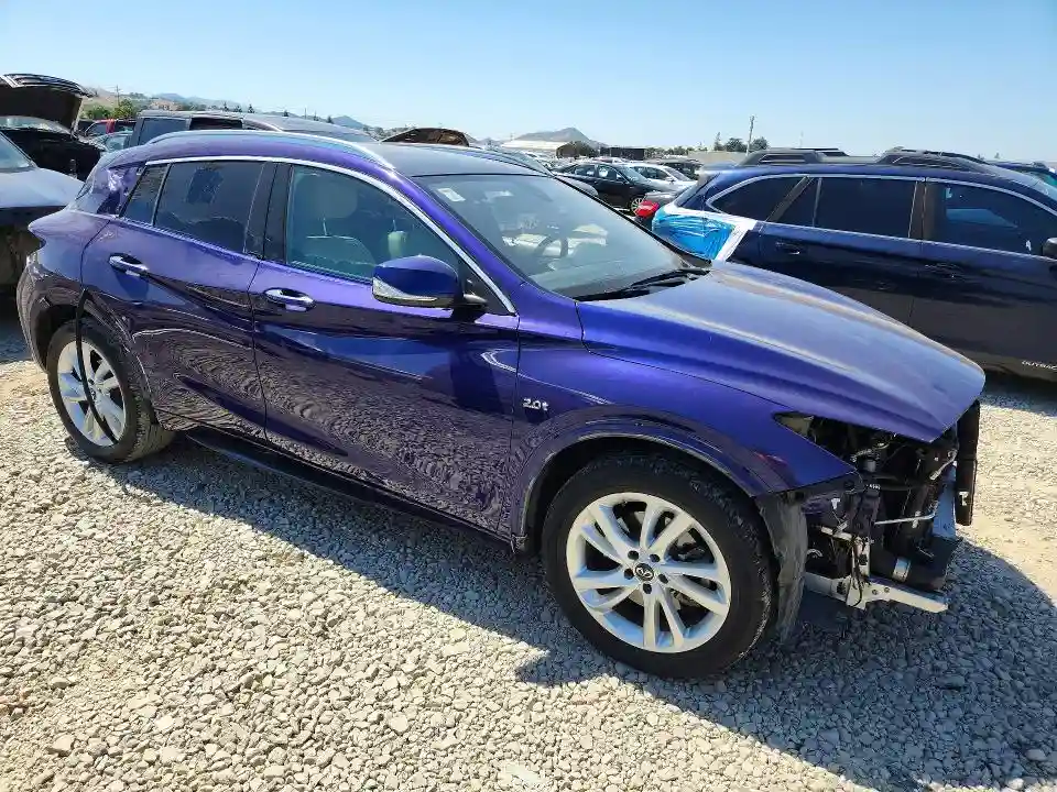 SJKCH5CP5HA031629 2017 INFINITI QX30-3