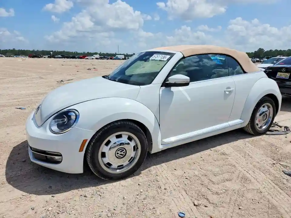 3VW5DAAT8JM502890 2018 VOLKSWAGEN BEETLE-0