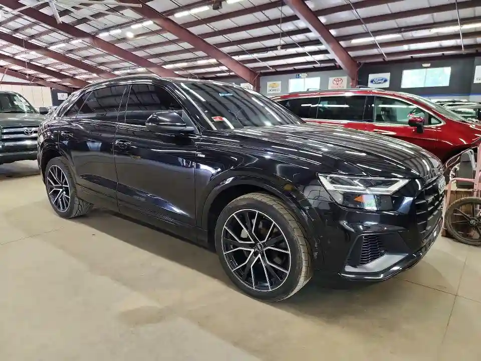 WA1DVAF11KD028727 2019 AUDI Q8-3