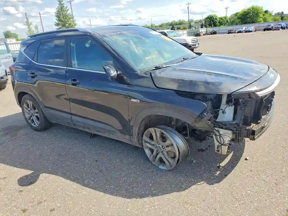 KNDEUCAA9M7097957 2021 KIA SELTOS-3