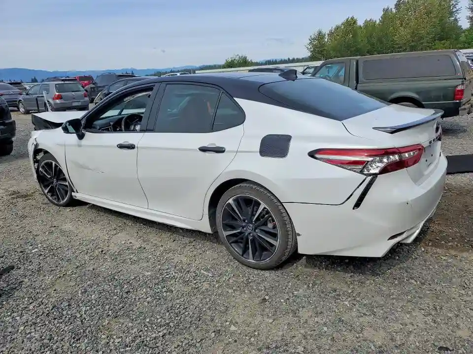 4T1B61HK0JU073183 2018 TOYOTA CAMRY-1
