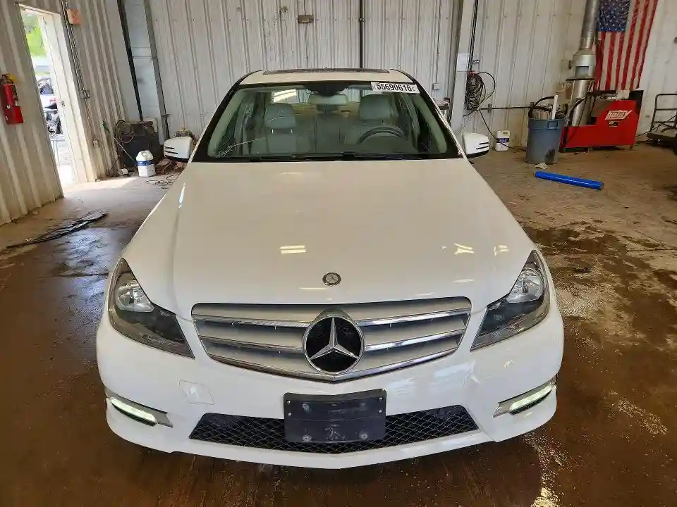 WDDGF8AB8DR274680 2013 MERCEDES-BENZ C-CLASS-4