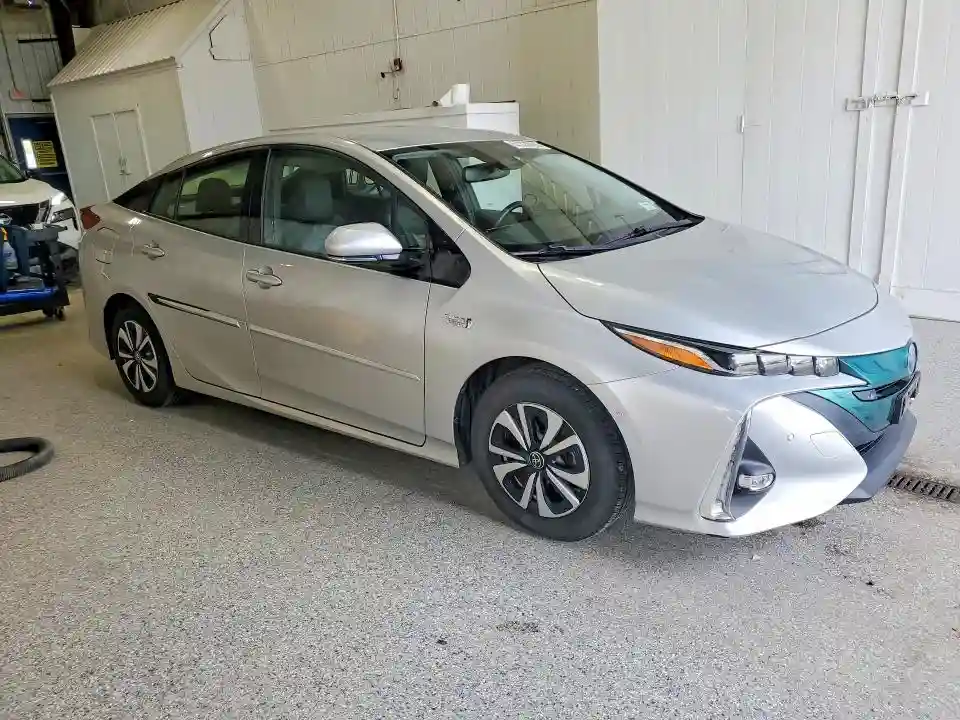 JTDKARFP9H3030963 2017 TOYOTA PRIUS-3