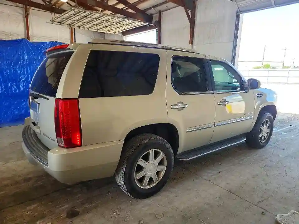 1GYUCAEF9AR146013 2010 CADILLAC ESCALADE-2