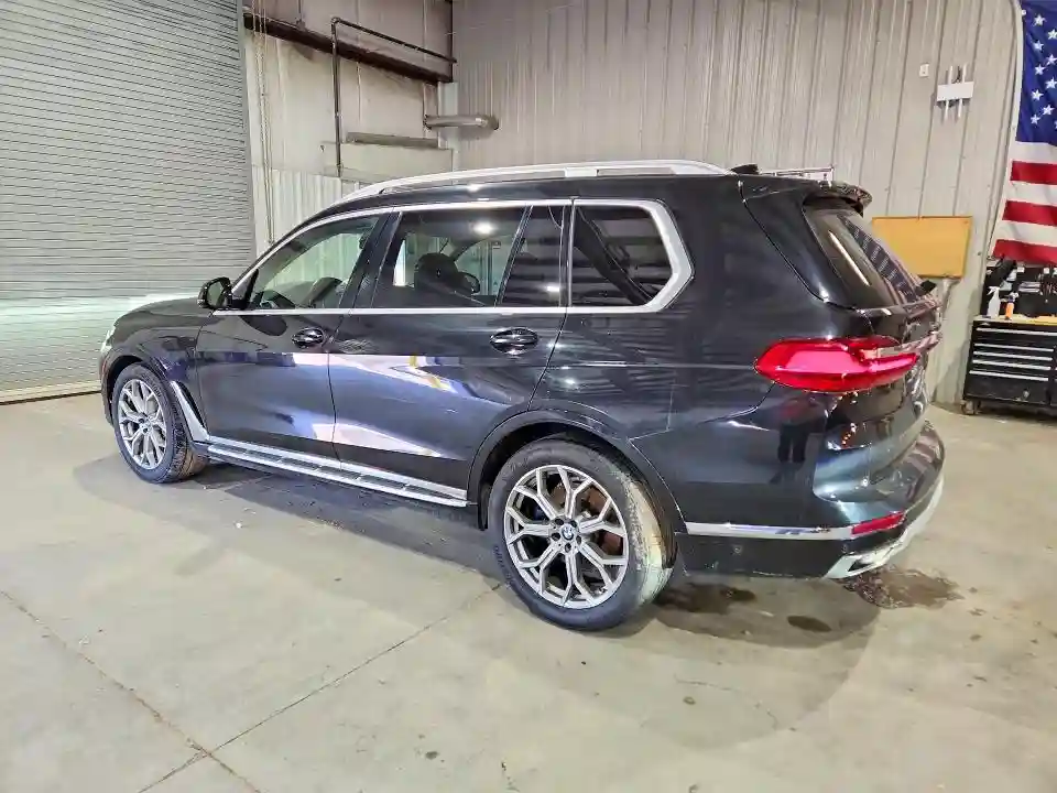 5UXCW2C00M9F66858 2021 BMW X7-1