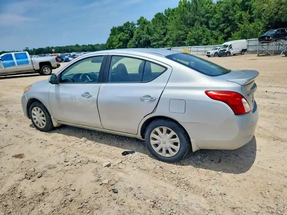 3N1CN7AP5DL885598 2013 NISSAN VERSA-1