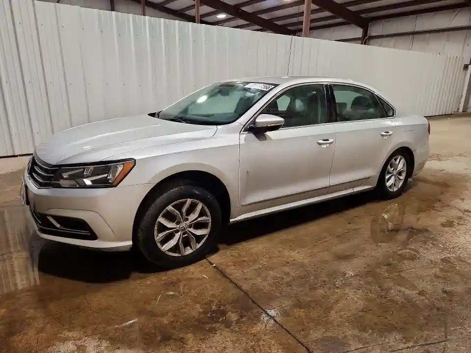 1VWAT7A31GC028456 2016 VOLKSWAGEN PASSAT-0