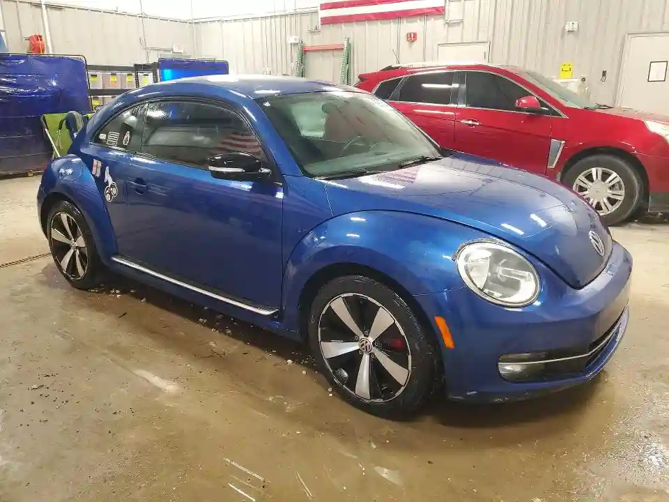 3VWVA7AT9CM608974 2012 VOLKSWAGEN BEETLE-3